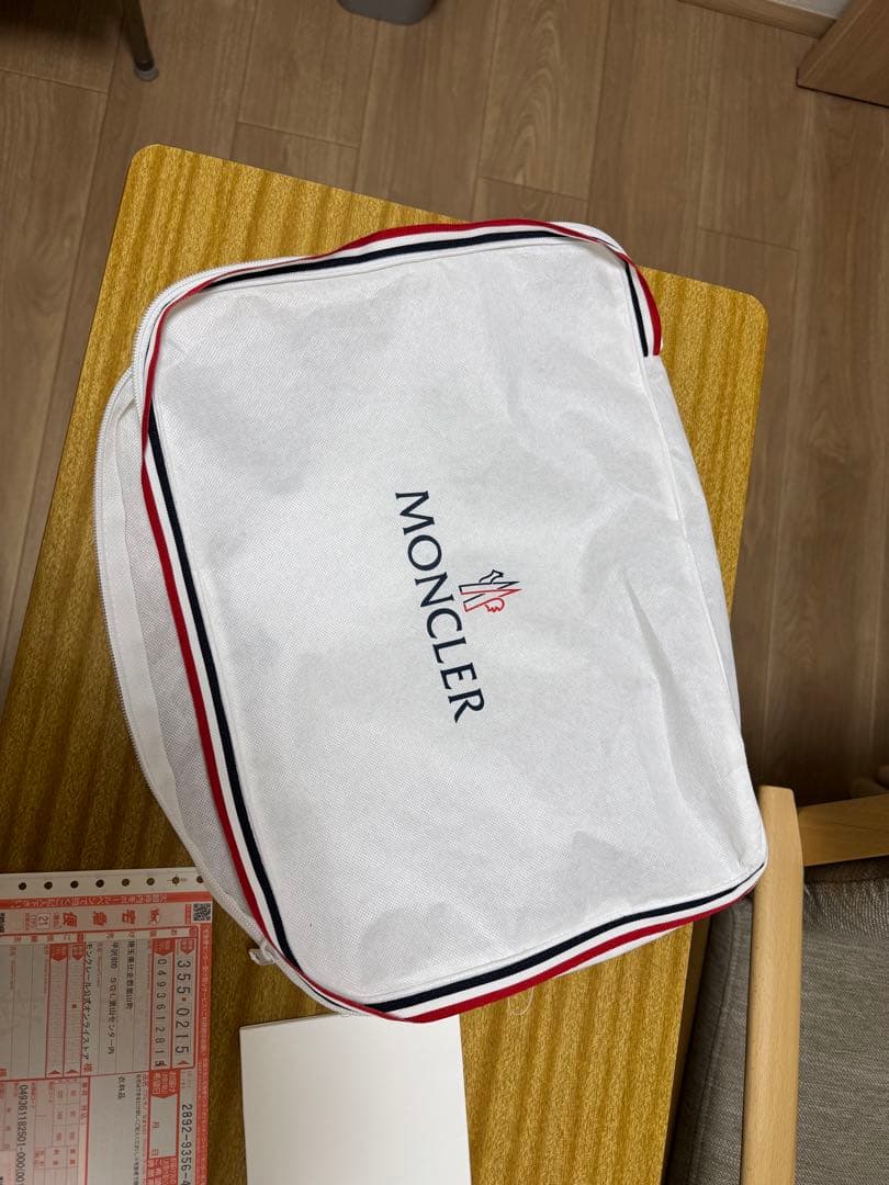 MONCLER ブラックファー付きニット帽