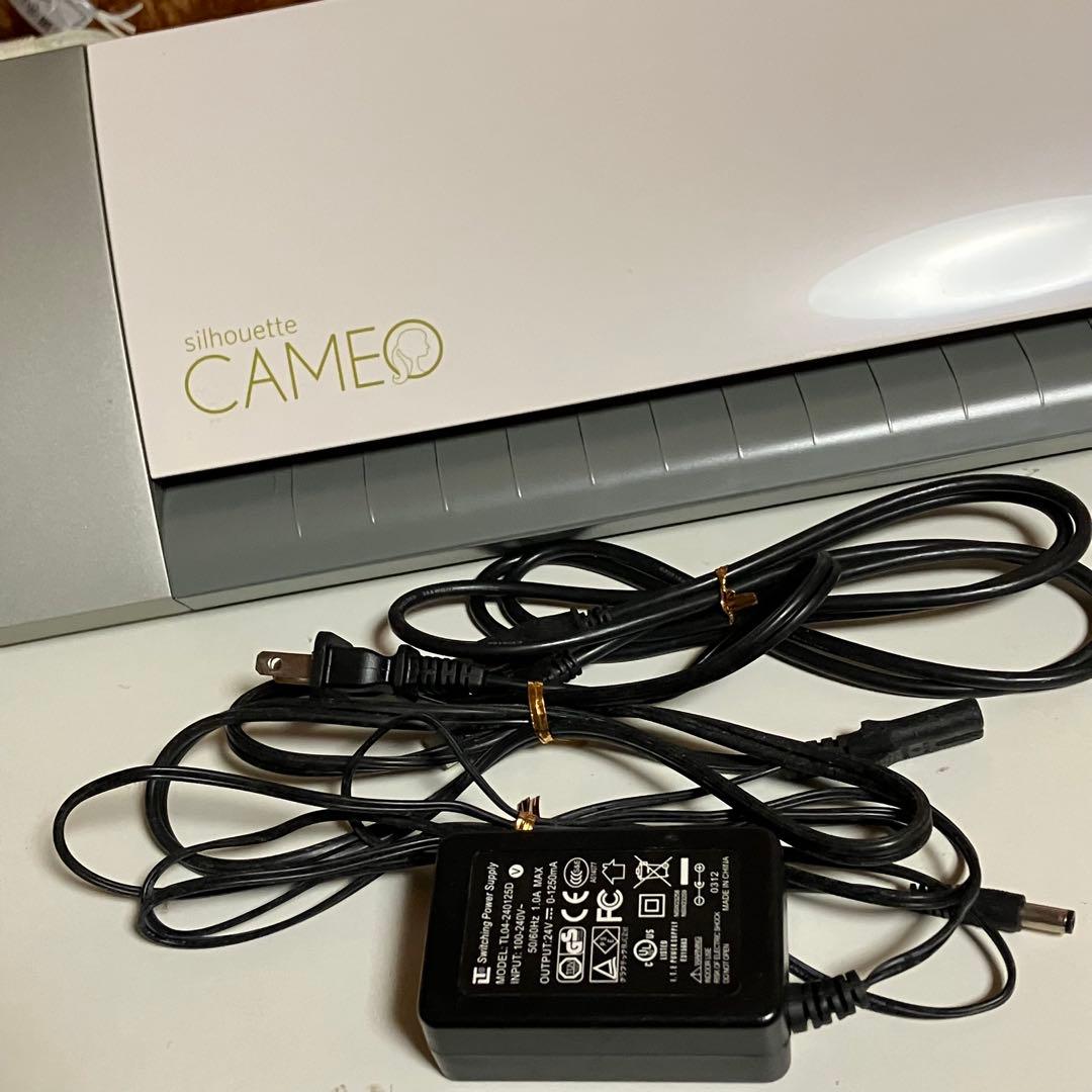 Silhouette CAMEO 家庭用カッティングマシン