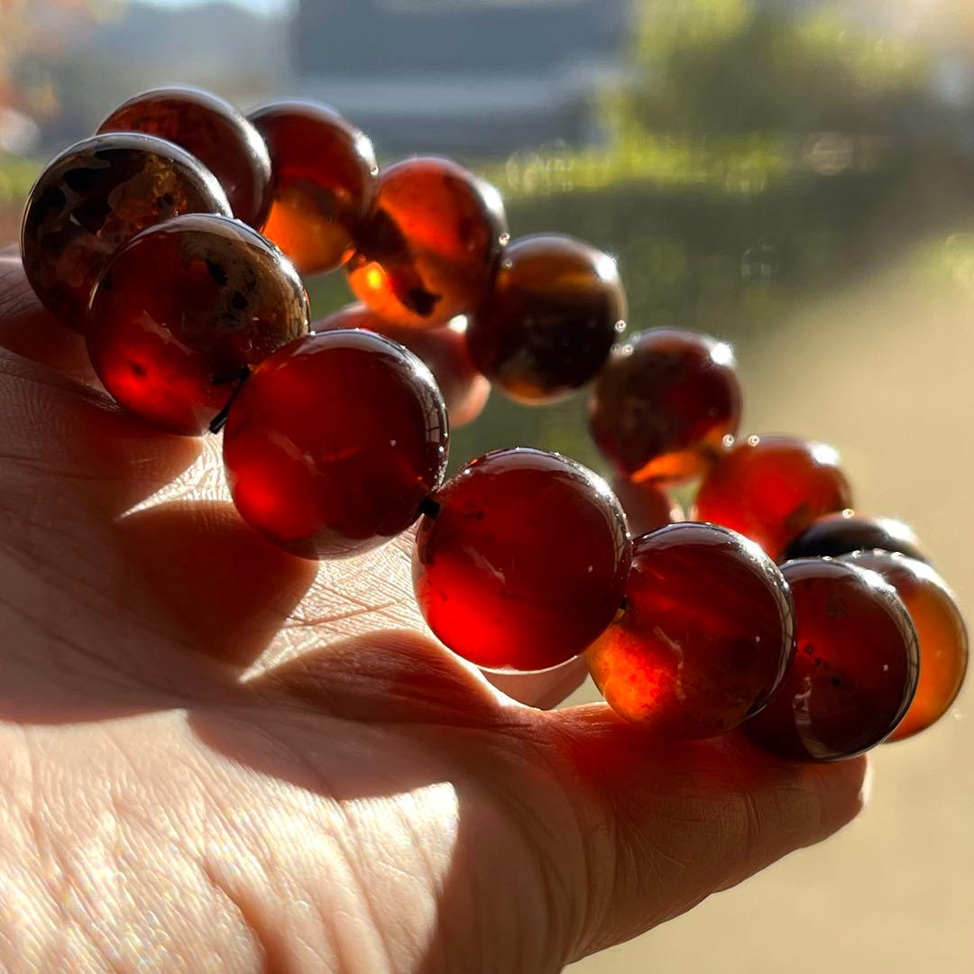 高品質 琥珀 17mmブルー レッド アンバー ブレスレット 守護石 化石