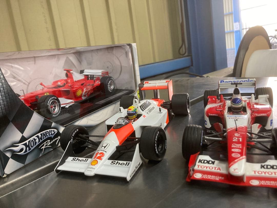 F1ミニカー3台セット 1/18 マクラーレン フェラーリ トヨタ