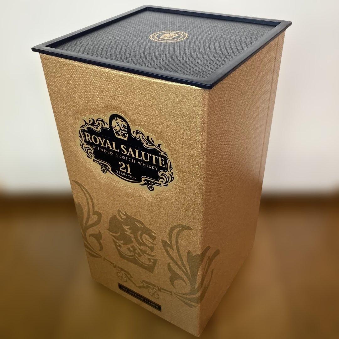 【未開栓・美品】 SALUTE ロイヤルサルート 21年 緑陶器