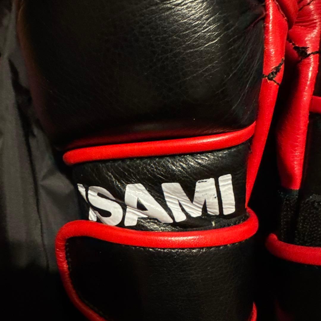 ISAMI ボクシンググローブ 黒/赤 収納袋付き