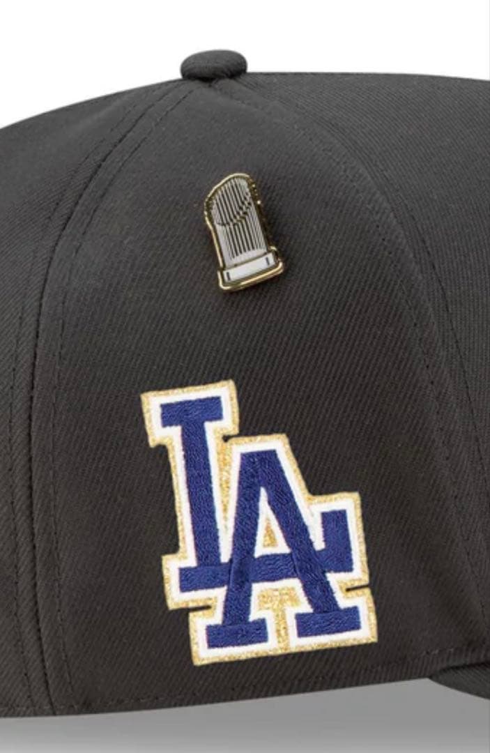 ドジャース　2025ワールドシリーズ優勝キャップ　パレード