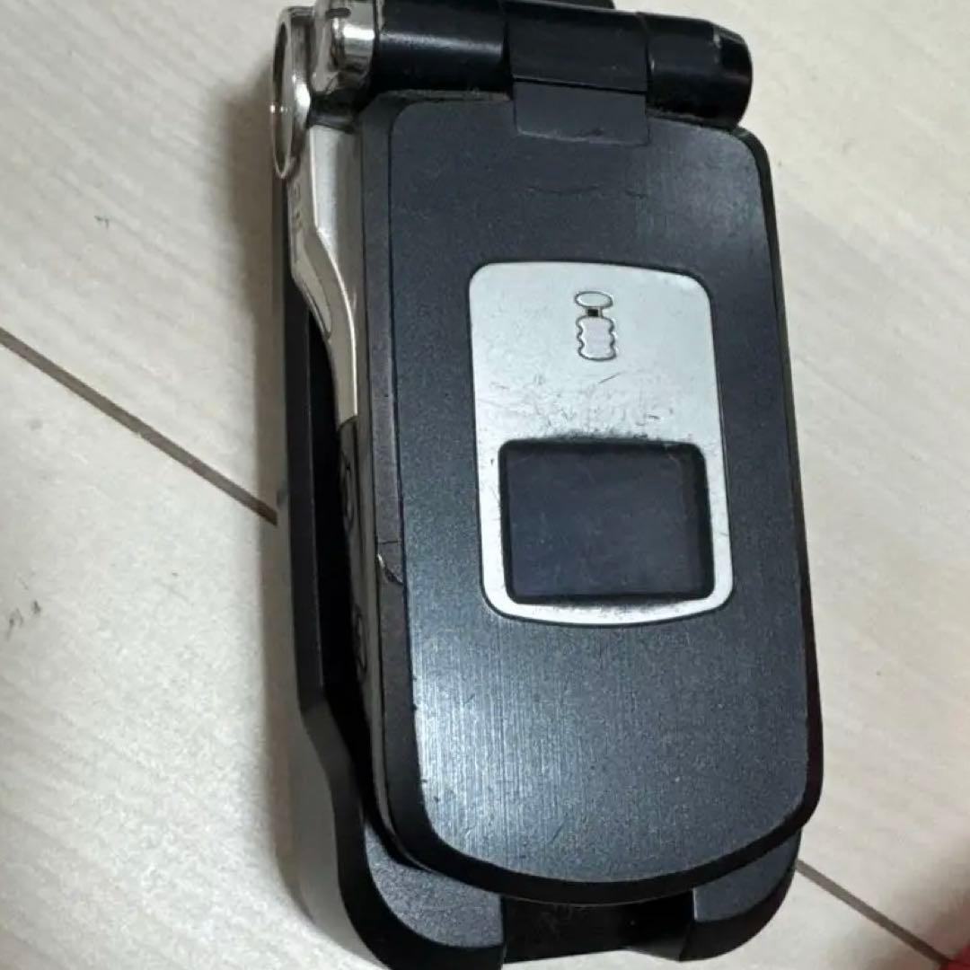 ドコモ P900iV クラウドブラック 卓上充電器付き