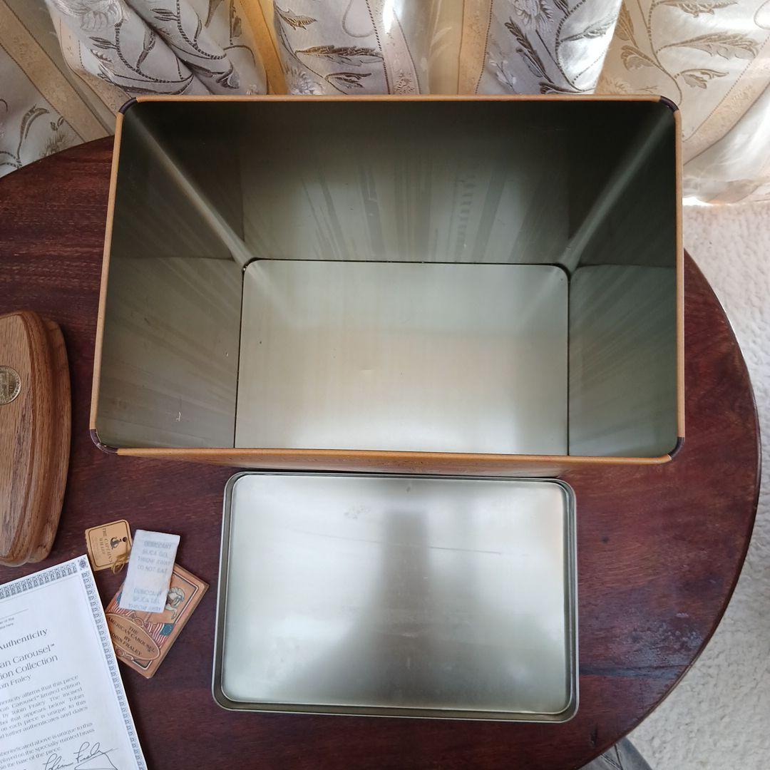 回転木馬のオルゴール付き置物(トビン.フレイ)