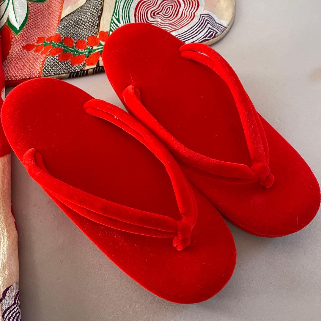 七五三　５歳〜６歳向き　アンティークお着物セット　髪飾り付き