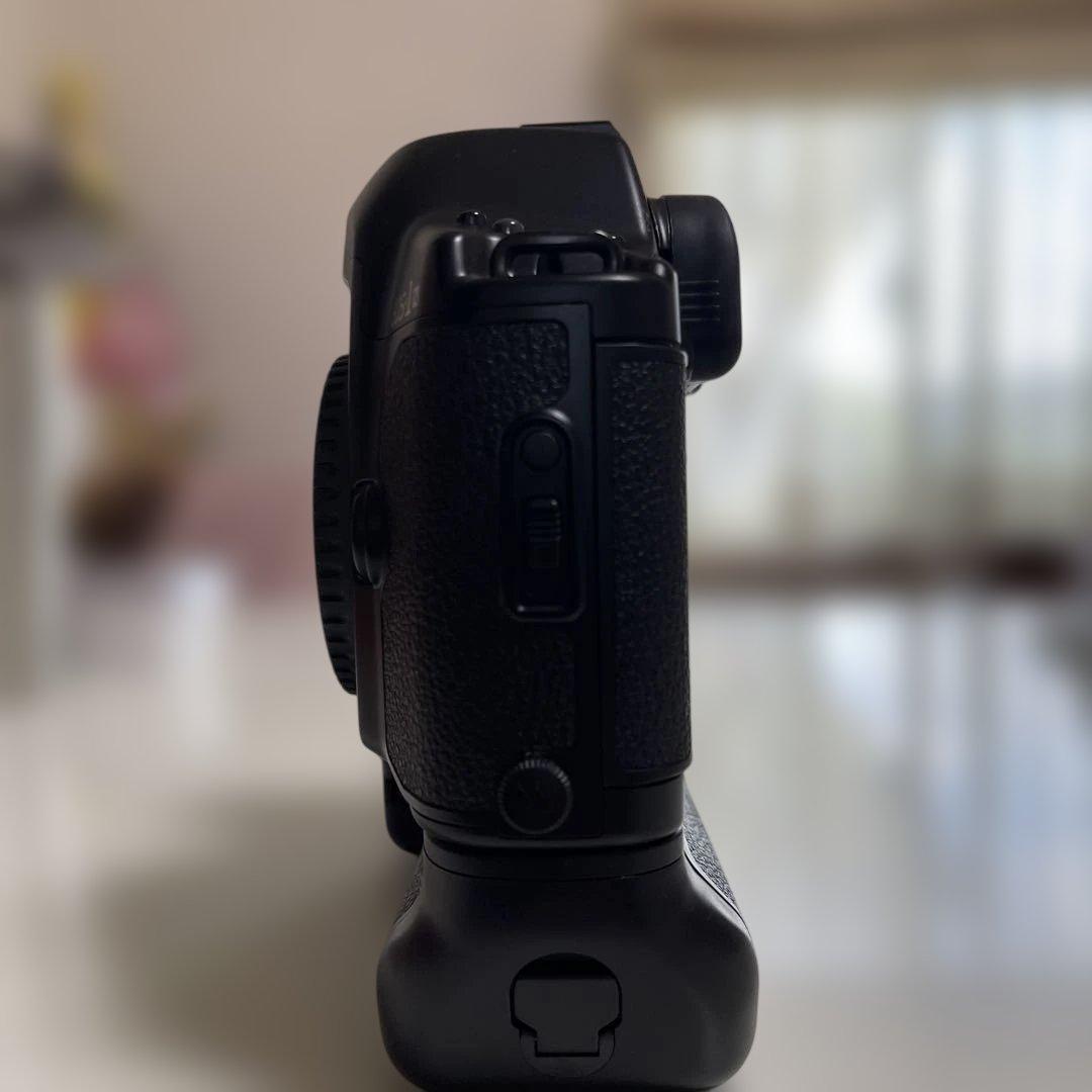 Canon EOS-1N キャノン　フィルム一眼レフカメラ