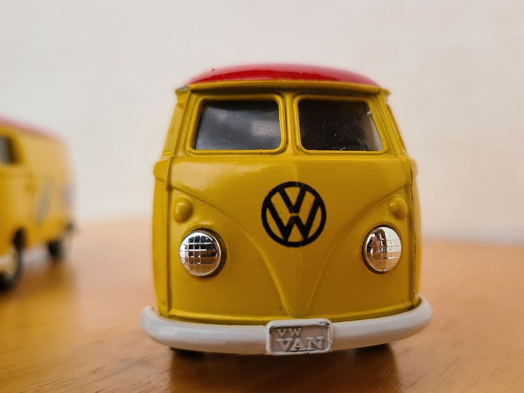 トミカ/Tomika　ビンテージ　VWデリバリーバン(右)