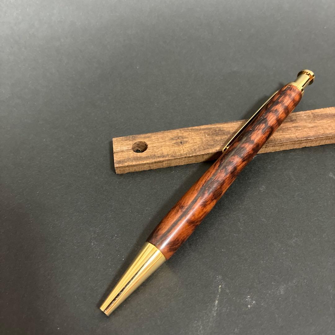 ハンドメイド木軸ボールペン　樹種《スネークウッド》　＊超希少材