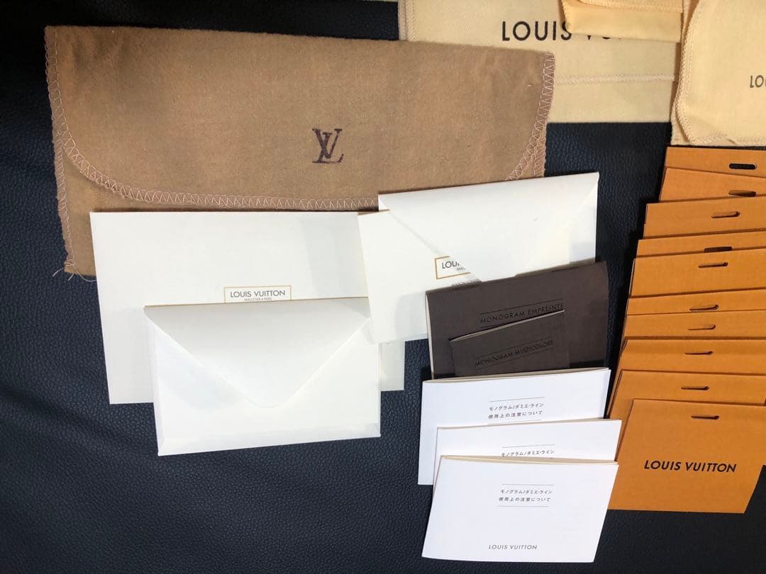 ルイヴィトン　ジッピーウォレット空箱、保存袋　財布空箱、保存袋　小物空箱、保存袋