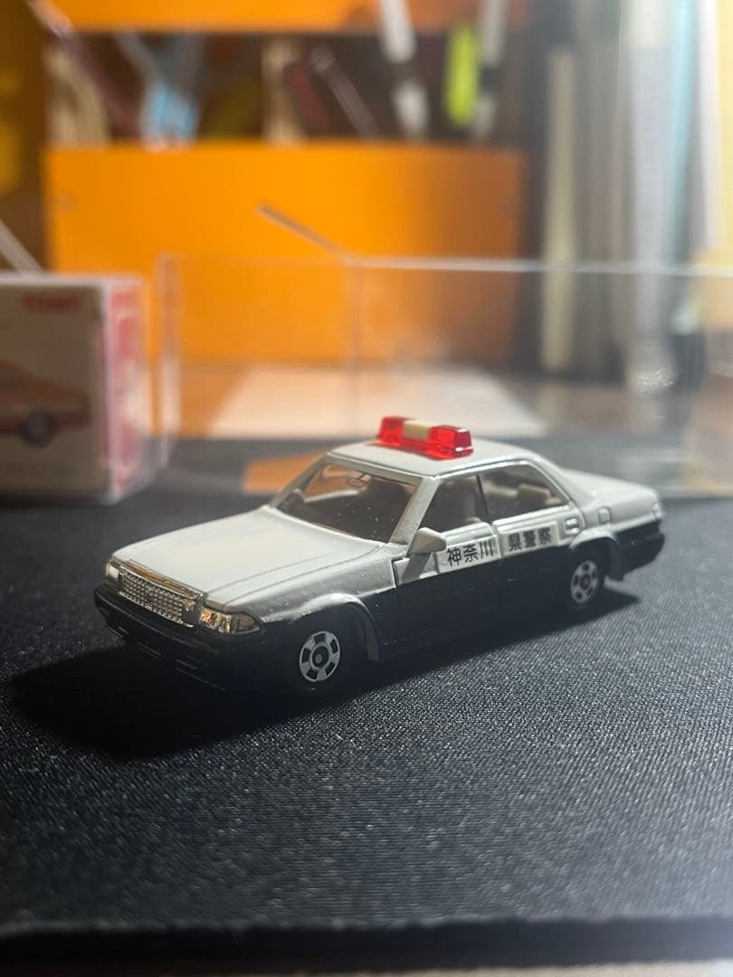 トミカクラウン　サンプル品　28 パトカー 1987年製