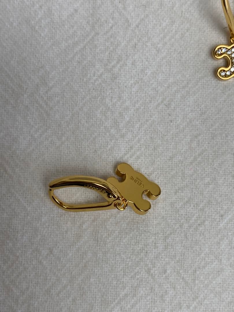 ゴールド トリオンフ ラインストーン ピアス