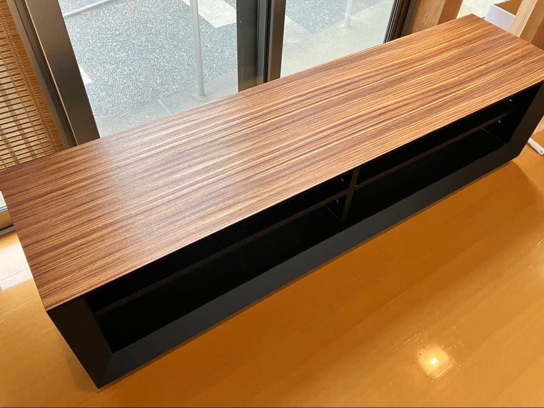 テレビボード　木目調