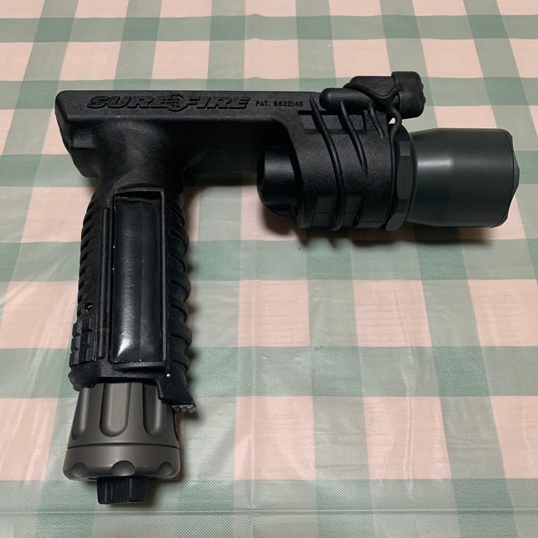 【実物】SureFireM900A ホワイト　フォアグリップウェポンライト　旧型