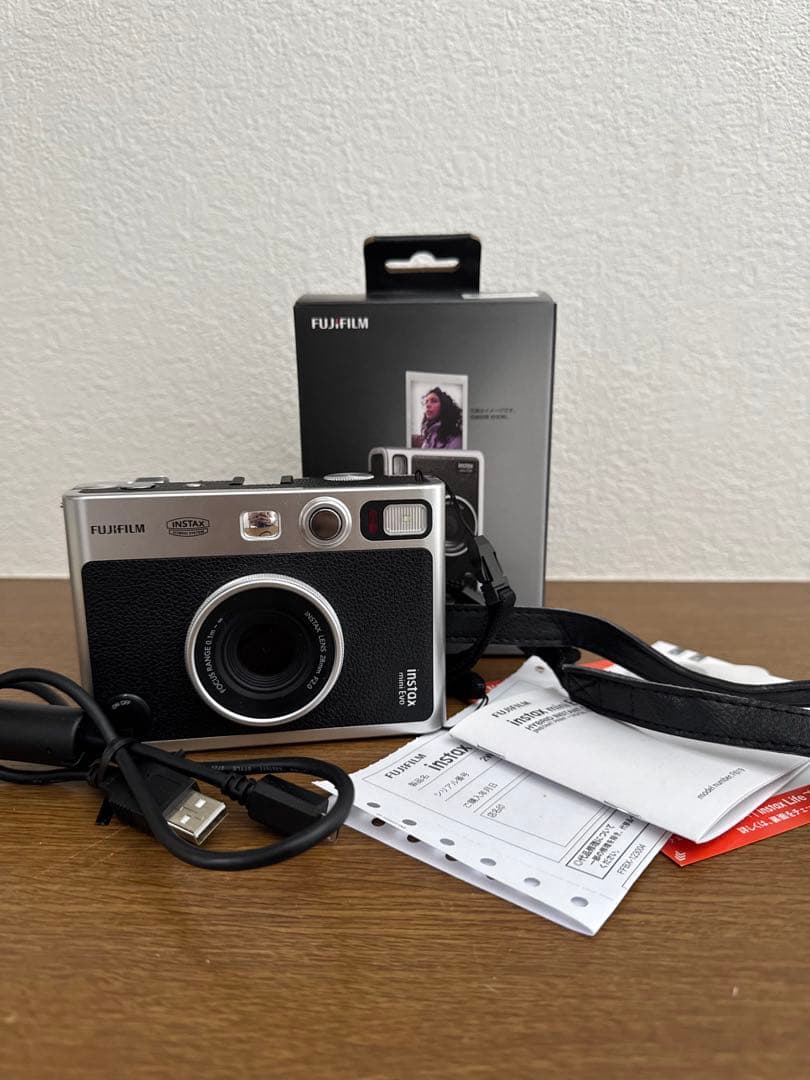 FUJIFILM INSTAX mini Evo インスタントカメラ