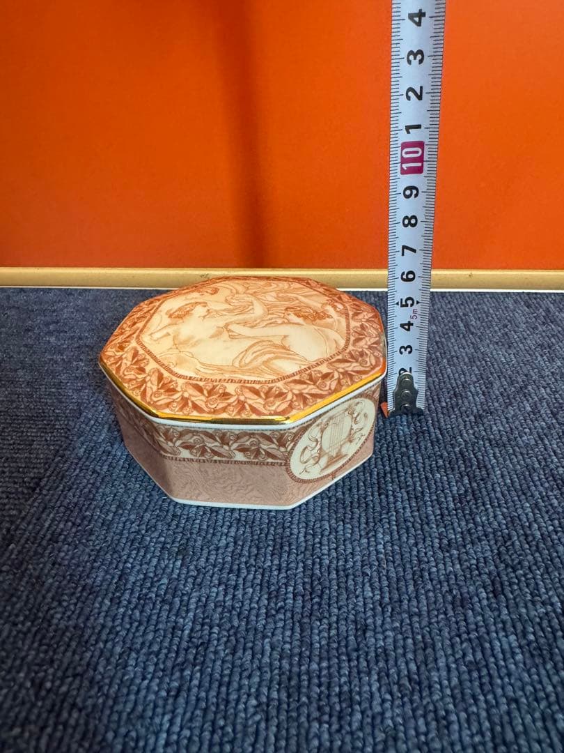 1911  ウェッジウッド  小物入れ　陶器　金彩