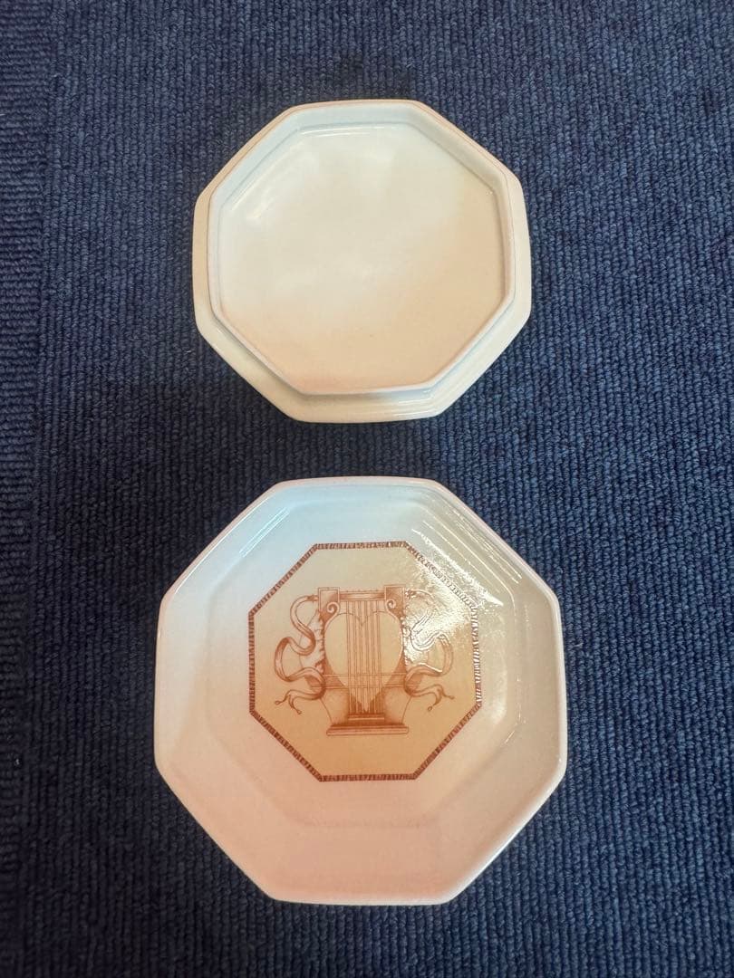 1911  ウェッジウッド  小物入れ　陶器　金彩