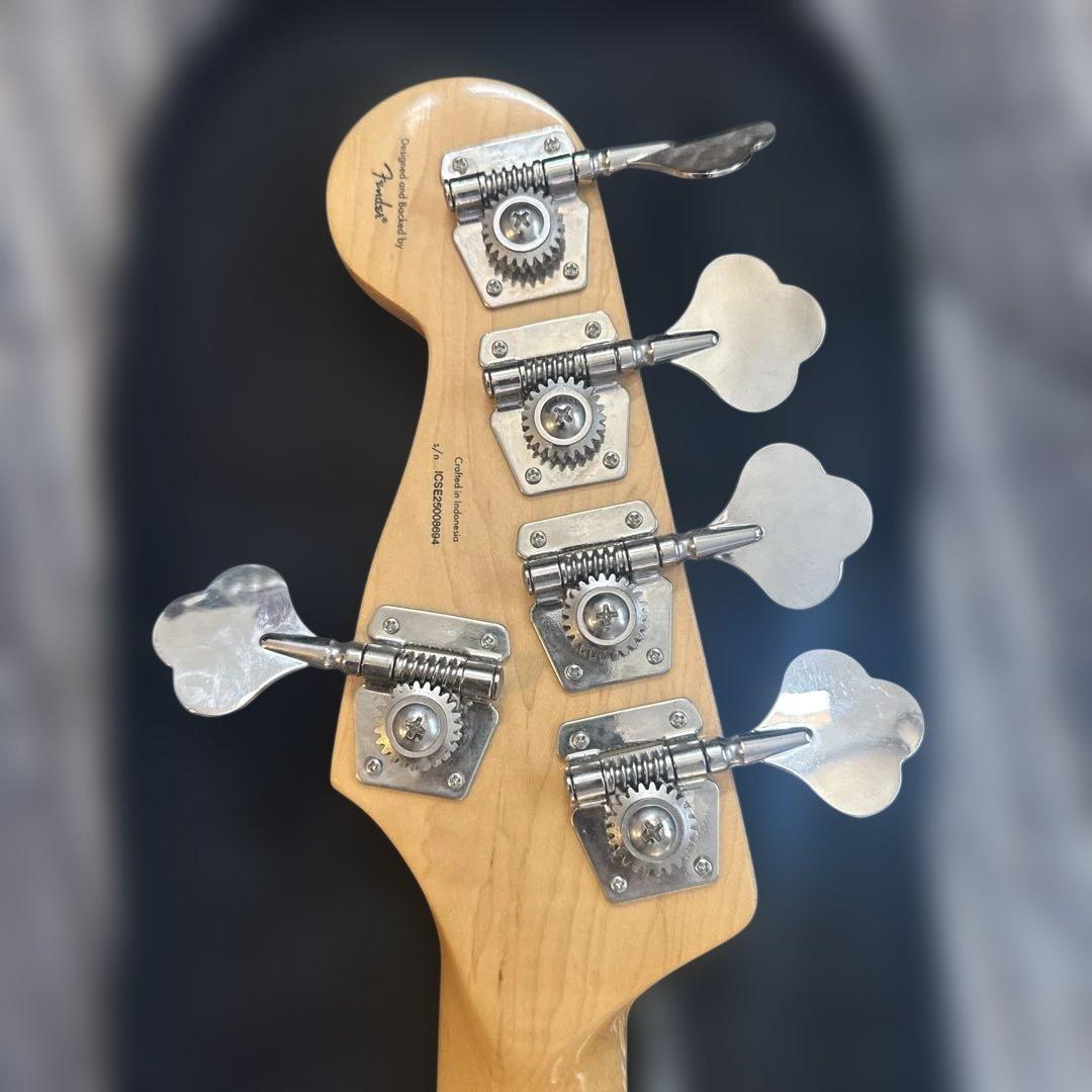 SQUIER 5弦ベース