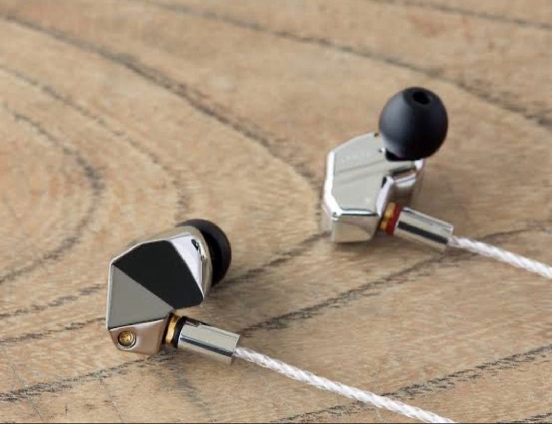 final B3 新品・未開封 イヤホン 有線 レア 生産終了 ハイエンド