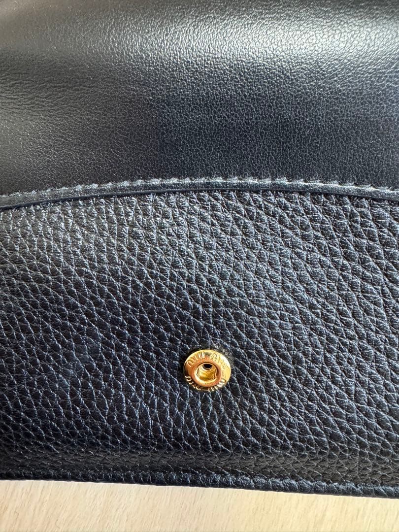 MIU MIU ブラック 2つ折り財布