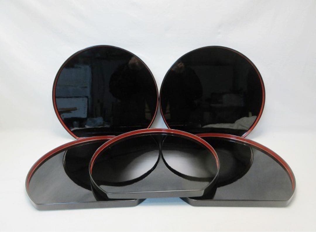 未使用 懐石道具 輪島塗 木製黒真塗 胴張膳 内朱縁 半月膳 5客揃 会席膳共箱