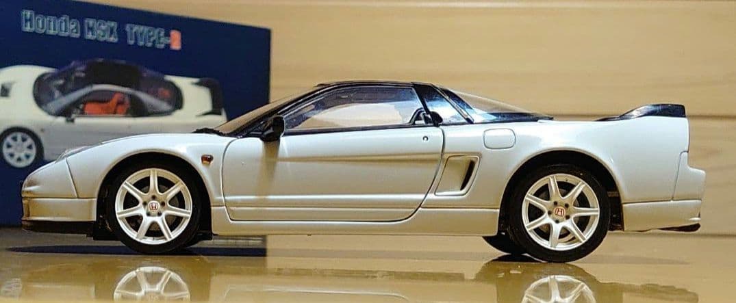 エブロEBBROホンダNSX-R1/24プレミアムコレクションホワイト中古品