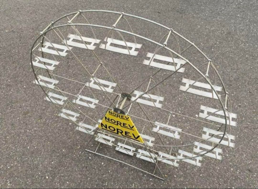 ノレブ社製 1960年代の観覧車ミニカーディスプレー