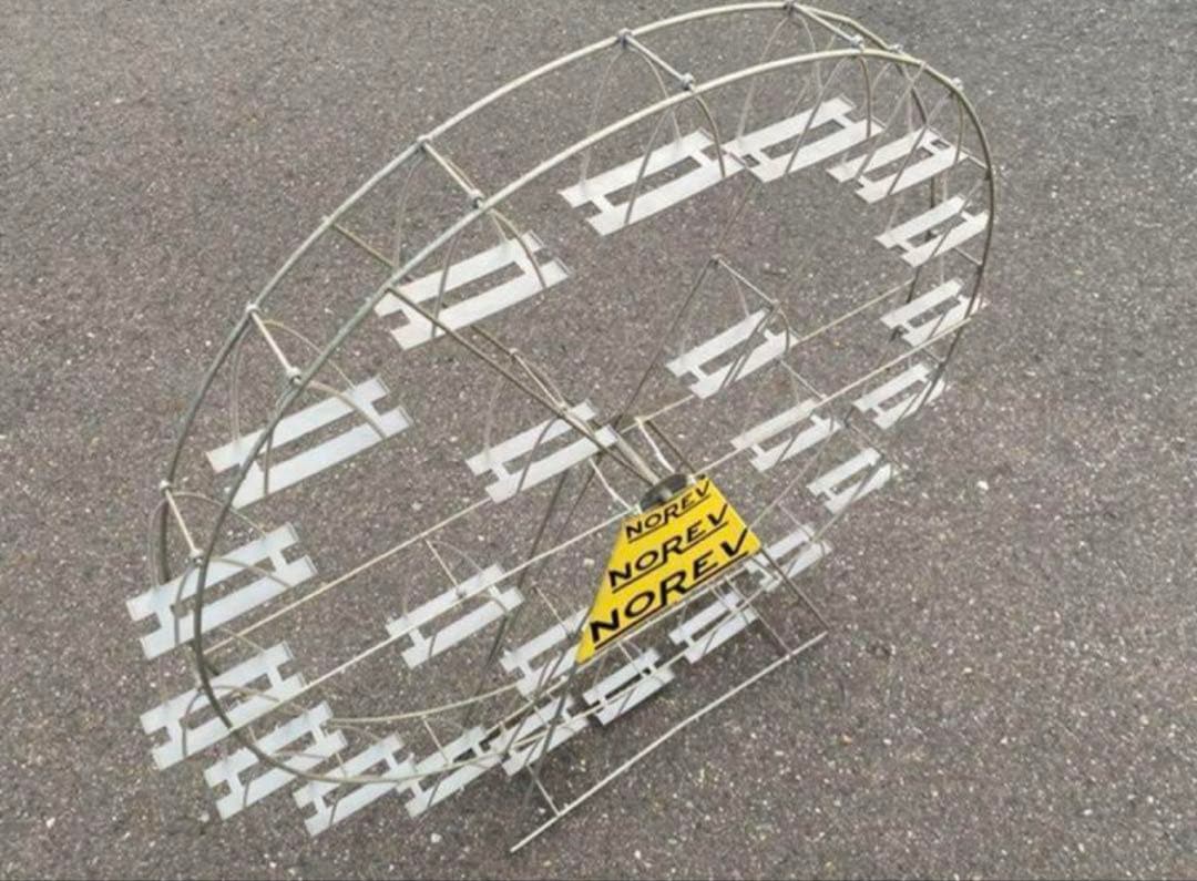 ノレブ社製 1960年代の観覧車ミニカーディスプレー