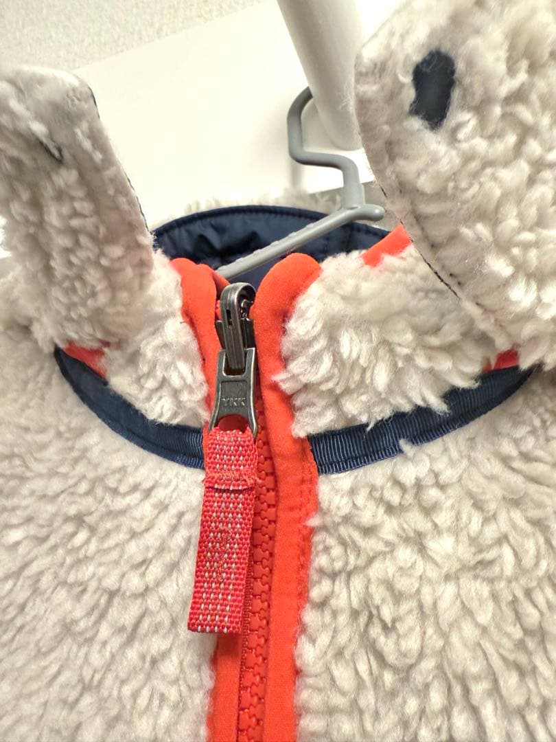 【1度試着のみの美品]patagonia95cmリバーシブルトリブルズフーディ