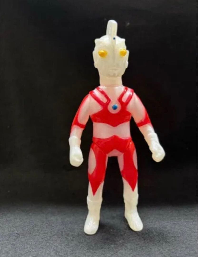 ウルトラマンA　ホワイトパール　ヤモマーク　フィギュア