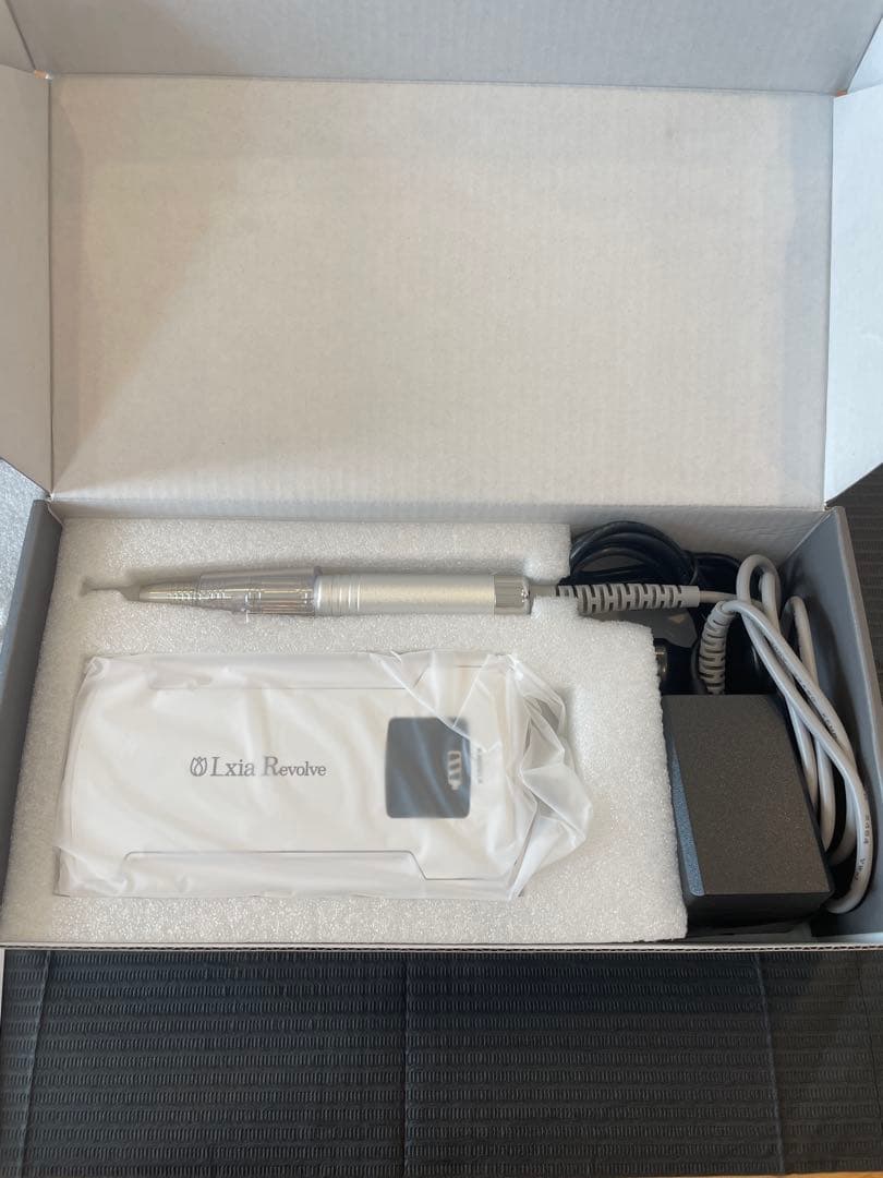 レクシアレボルブ　Lxia Revolve プロフェッショナルネイルマシン