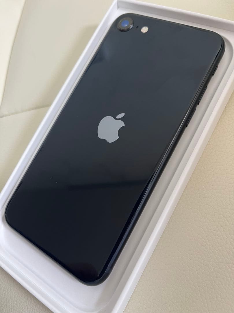 Apple iPhone SE 第三世代　ブラック　美品