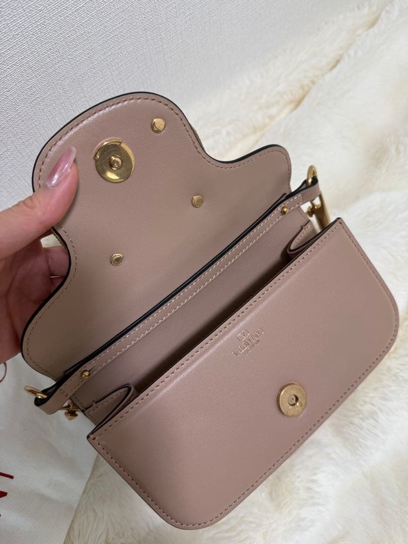 ヴァレンティノ　ガラヴァーニロコ　バック