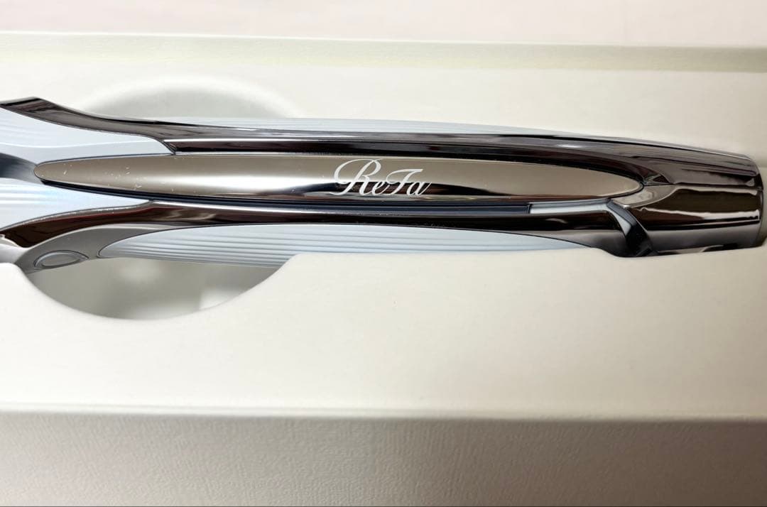 リファ　ストレートアイロン　プロ　ReFa RE-AT 02A ホワイト