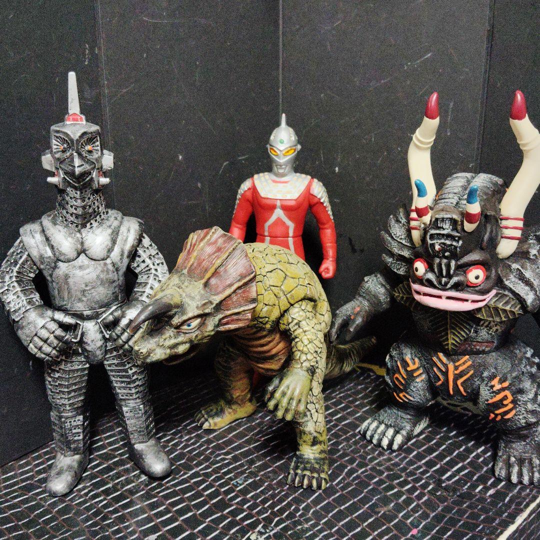 しんウルトラ怪獣旧型ソフビカプセル怪獣、グドンvsツインテール、EXゴモラ