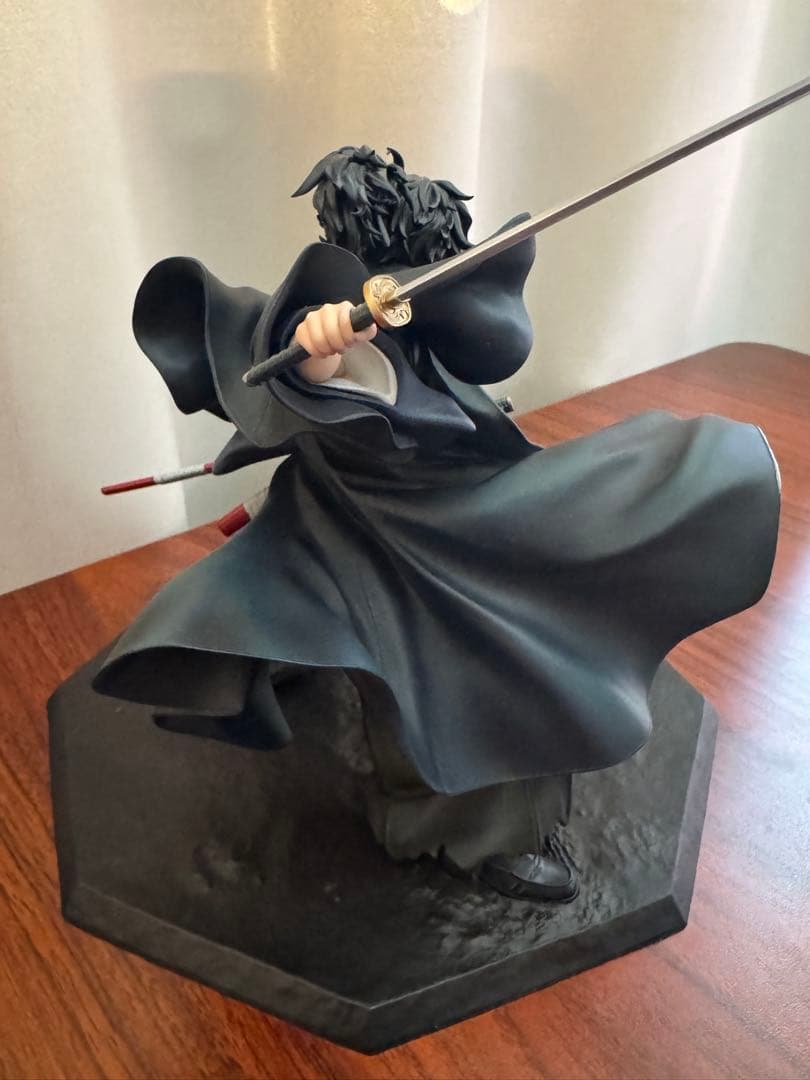 岡田以蔵　フィギュア