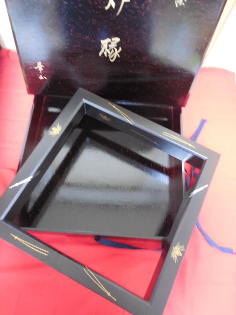 塗師　華山造　松葉蒔絵　　炉縁　　 (漆塗木箱・紙箱)