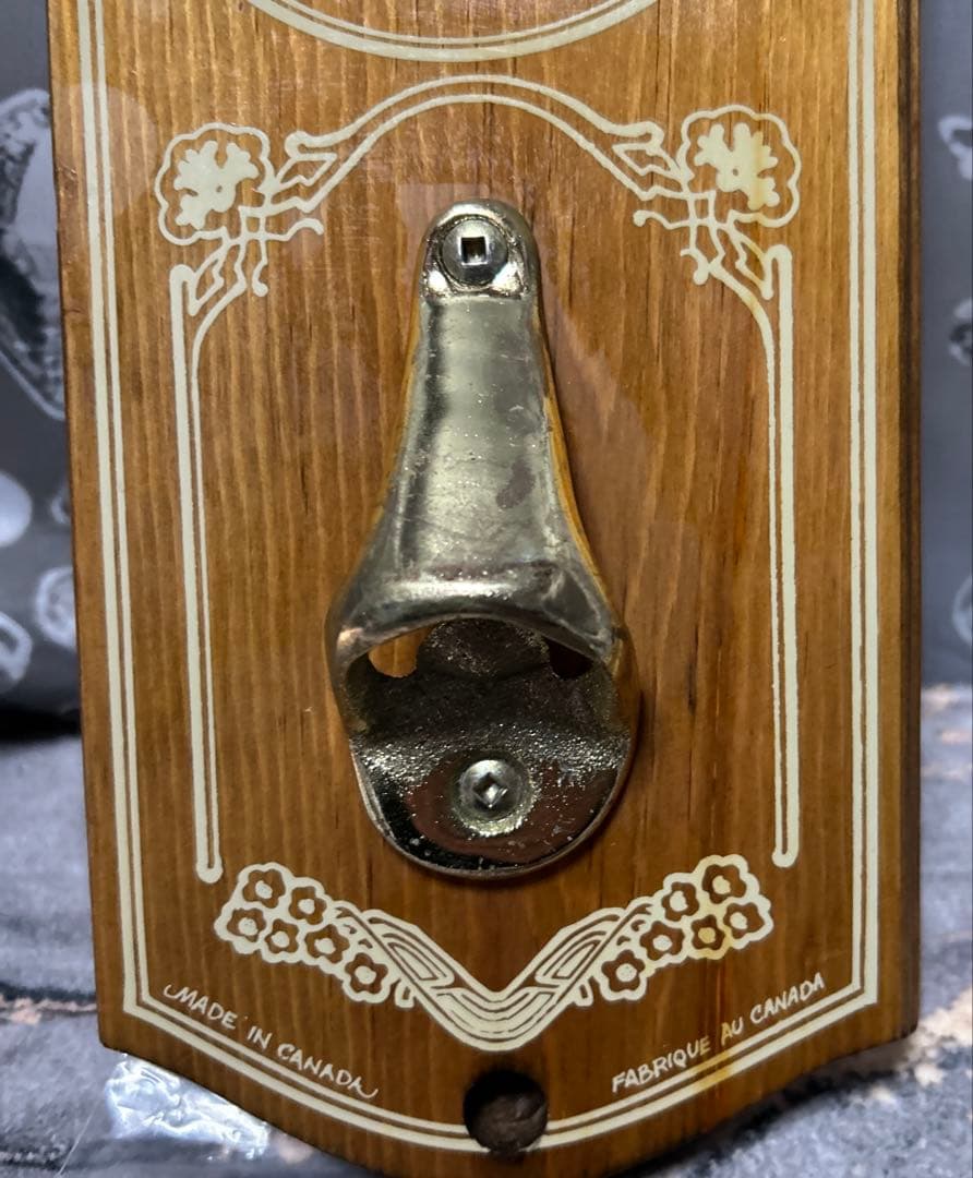 ビンテージ品 バドワイザー（Budweiser）壁掛け式栓抜 希少