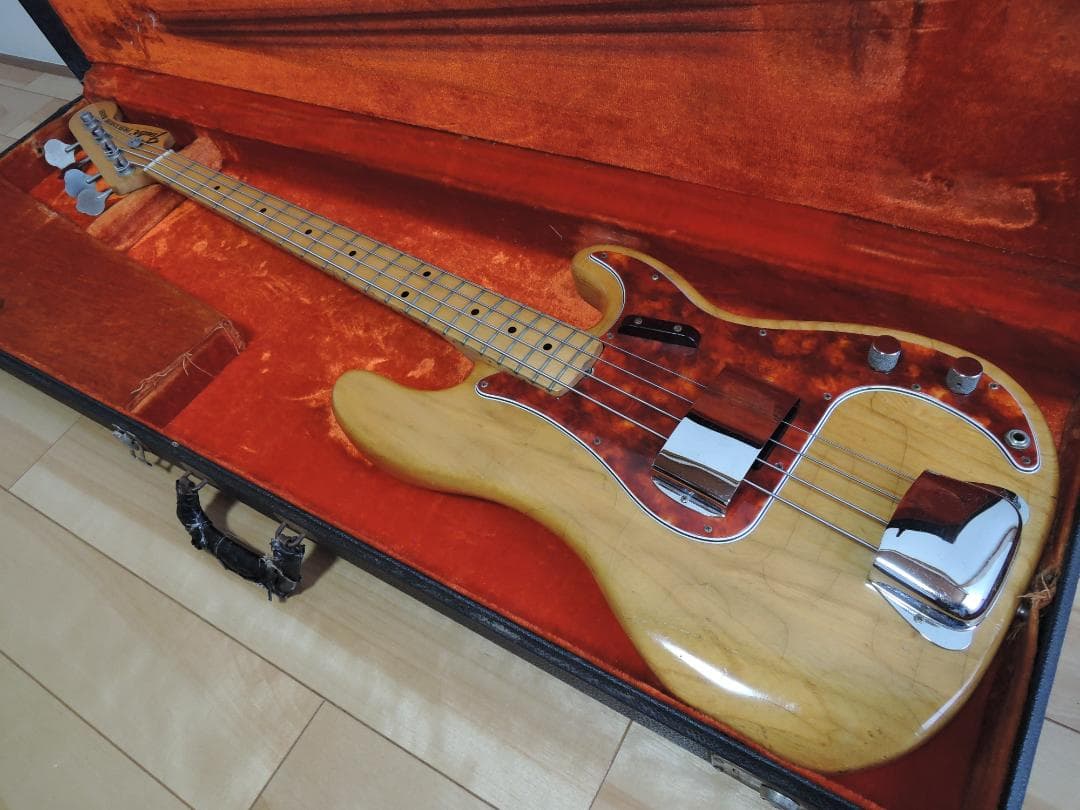 ベース Fender Precision Bass 1972