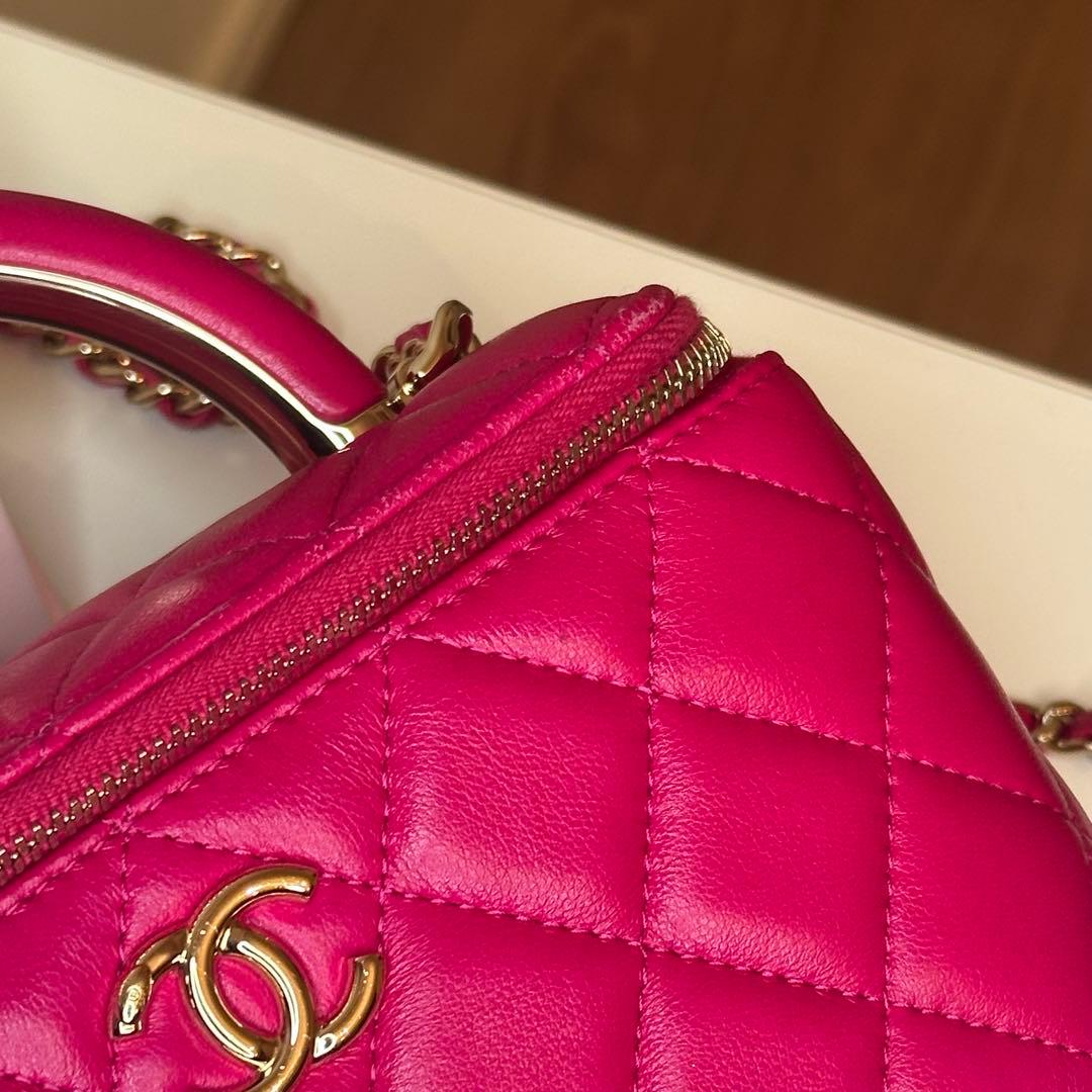 【希少】CHANEL ピンクレザーショルダーバッグ