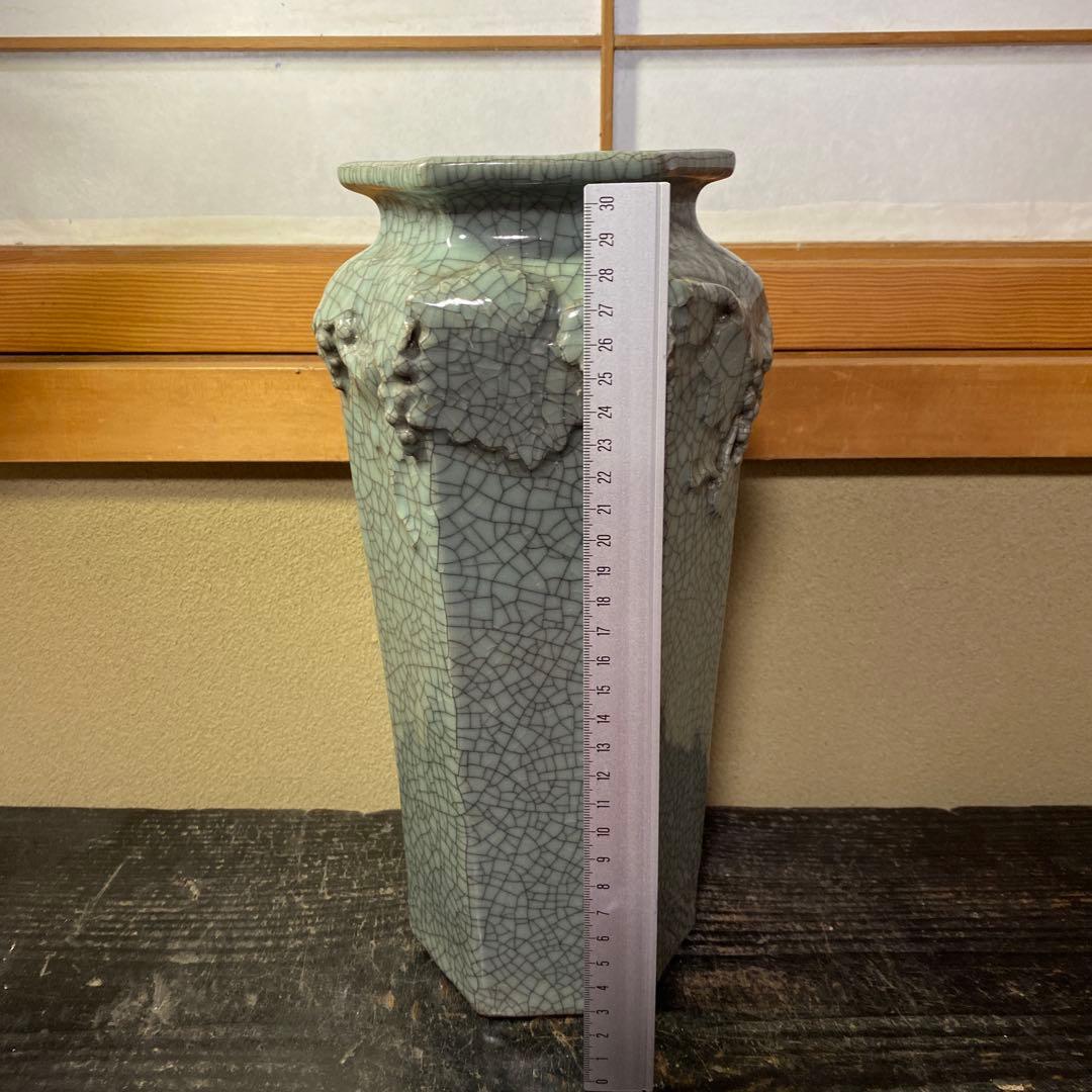 中国古玩　青磁山葡萄文面取花生　31cm13cm