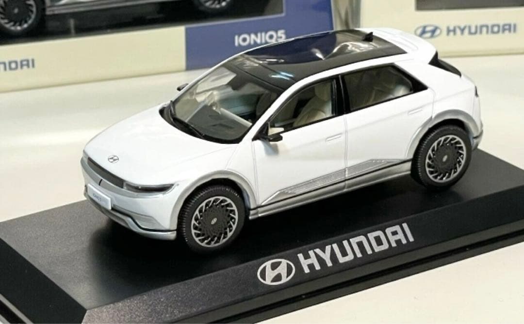 【新品】ヒュンダイ ヒョンデ 1:43 アイオニック5 ホワイト ミニカー