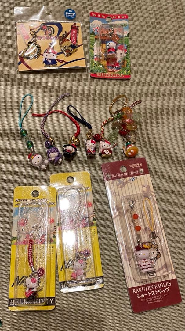 ご当地キティ 根付ストラップ等 合計87点