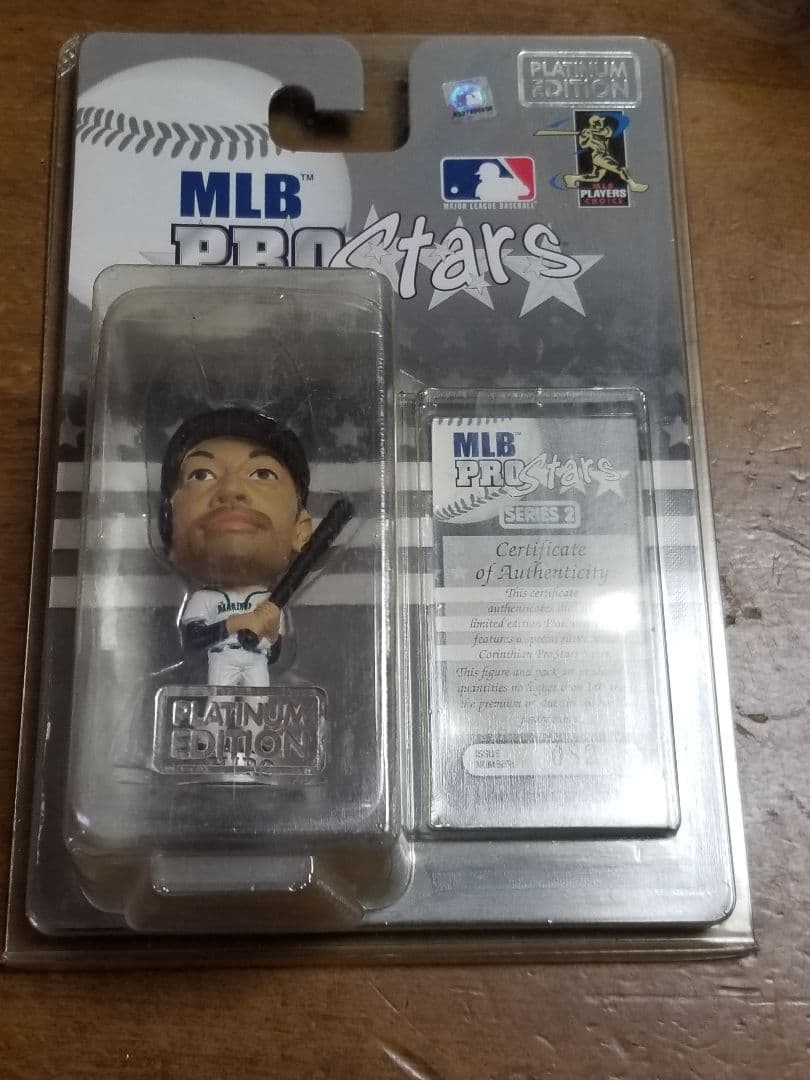 イチロー　マリナーズ　プラチナム　082　未開封(プロテクター付き)