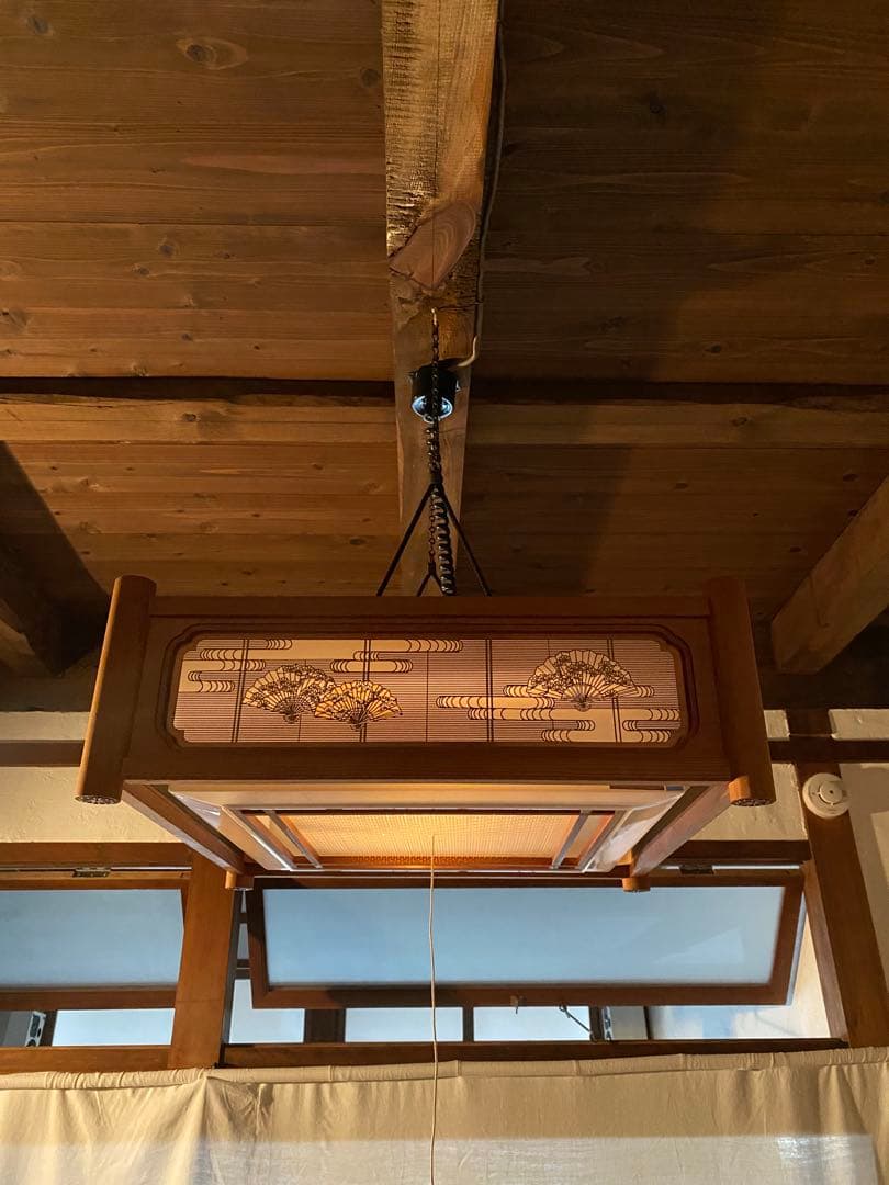 和風 吊り下げ照明 乳白アクリル×木枠 扇装飾 55cm角 昭和レトロ