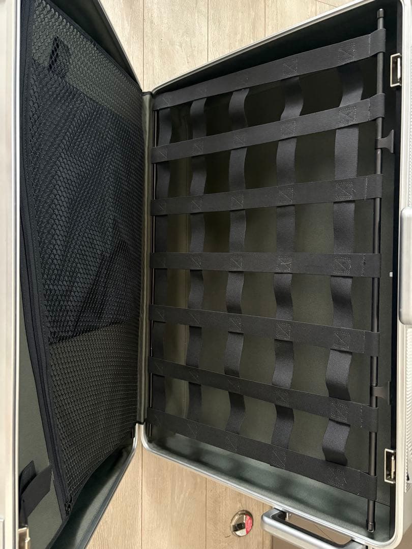 ゼロハリバートン　旧大型アルミスーツケースmodel 4SW サテンシルバー