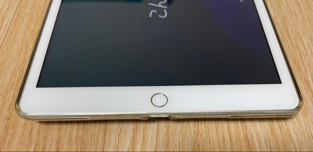 iPad (第7世代) シルバー 32GB 10.2インチ