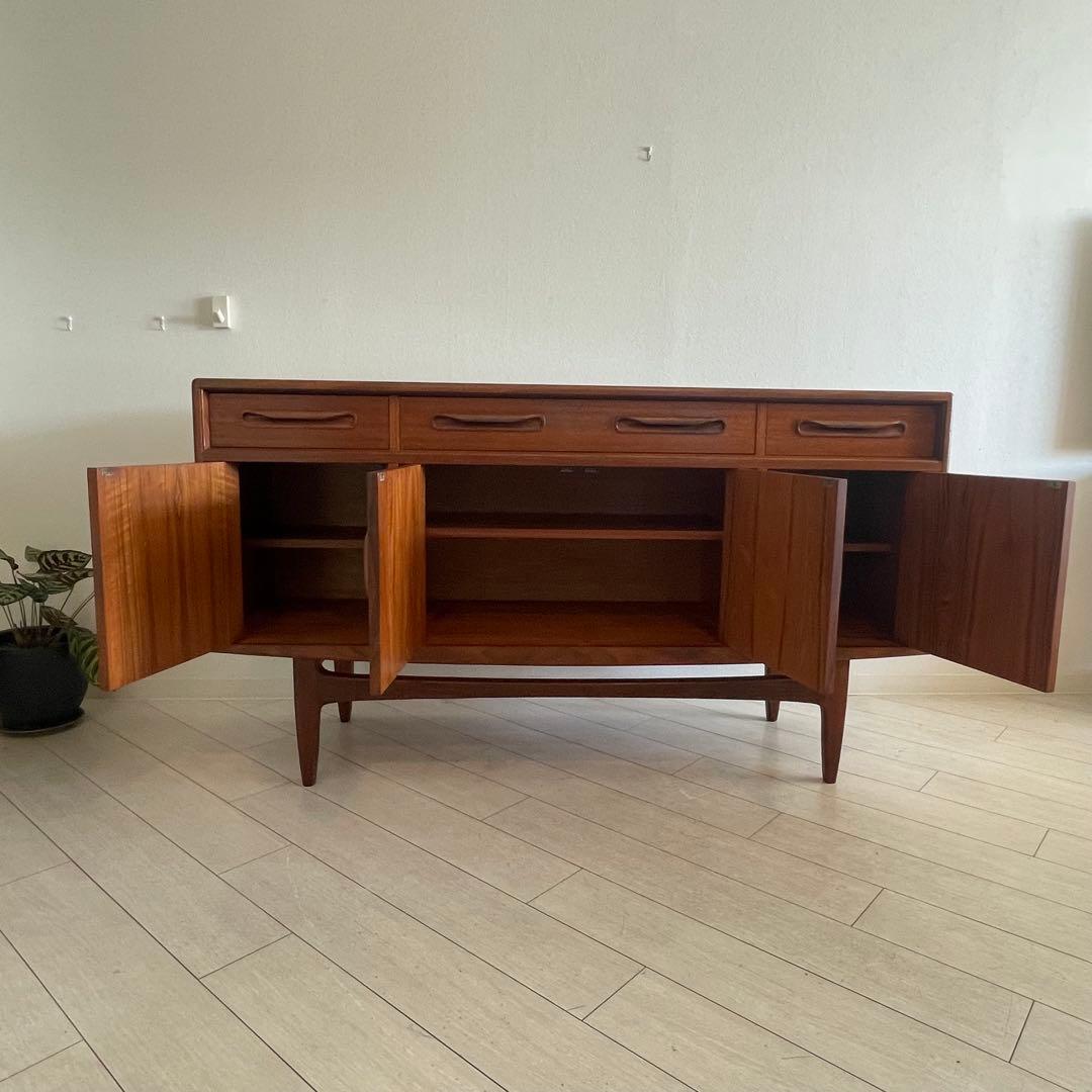 ● ピッツァ　G-PLAN Fresco脚付きサイドボード