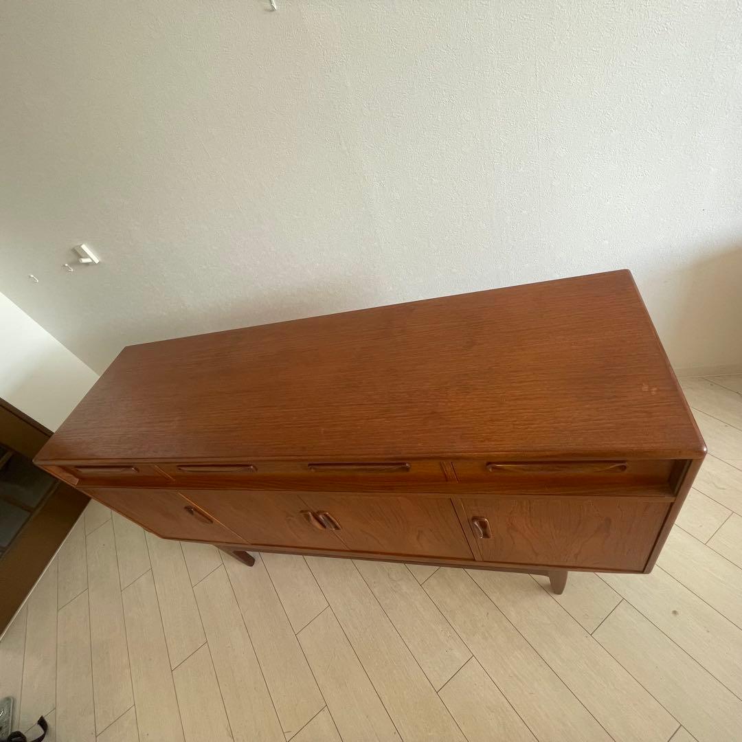 ● ピッツァ　G-PLAN Fresco脚付きサイドボード