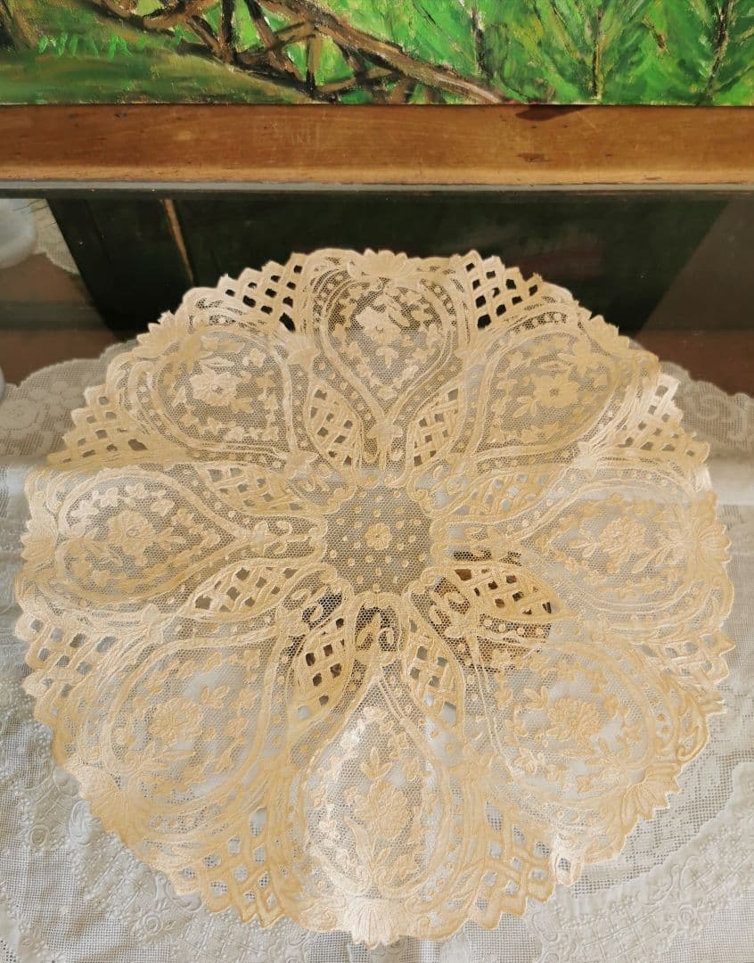 アンティーク キャリックマクロスレース 花と蓮 百合紋アップリケ 籠編みドイリー